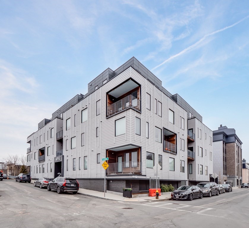 2 West 6th St, South Boston