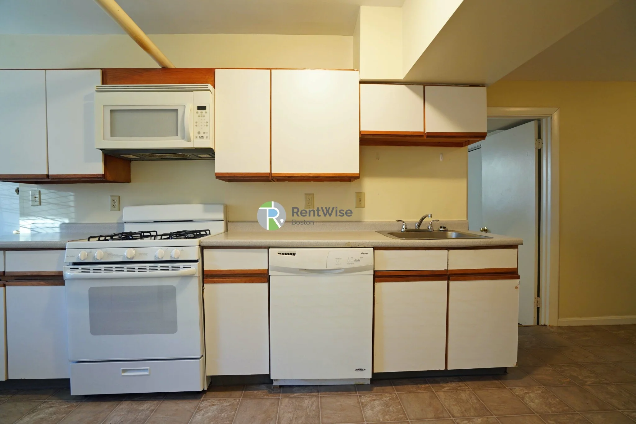 230 Fuller St, North Brookline