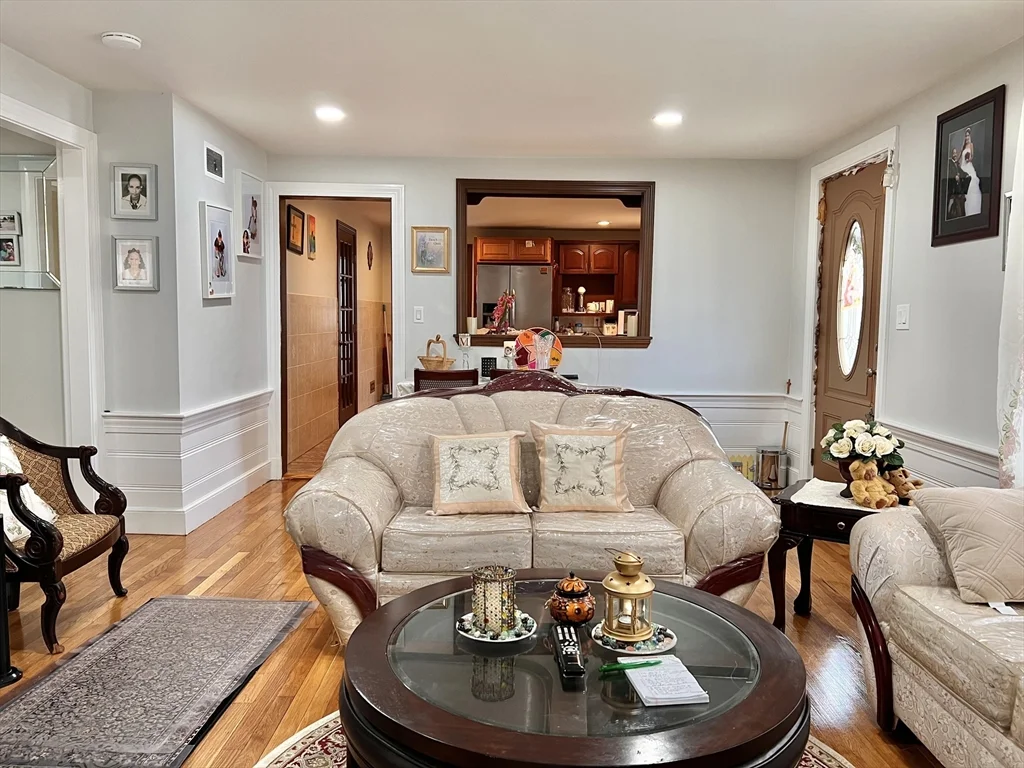 470 Pleasant St, Canton