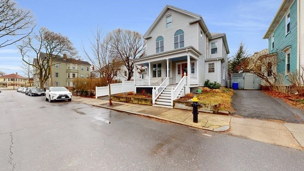 14 Holbrook St, Jamaica Plain