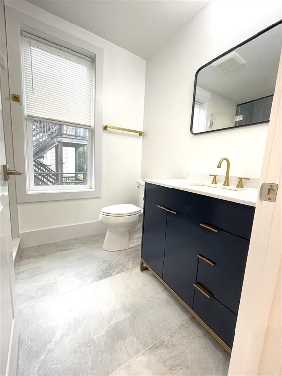 16 Delle Ave, Mission Hill