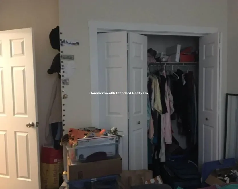 833 Beacon St, Fenway