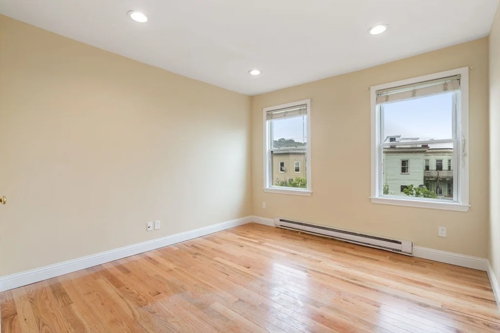 570 Washington St, Brighton