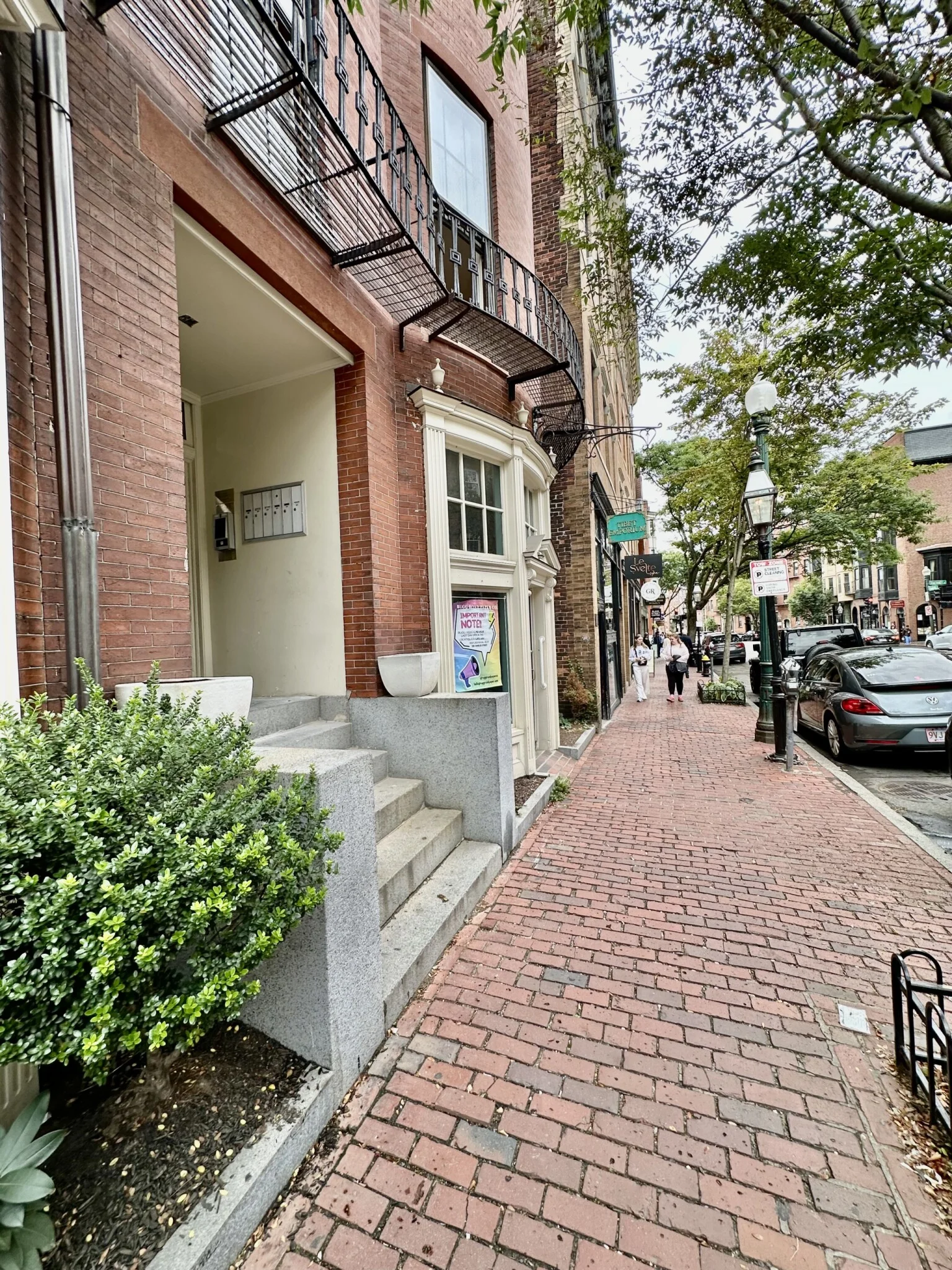 105 Charles St, Beacon Hill