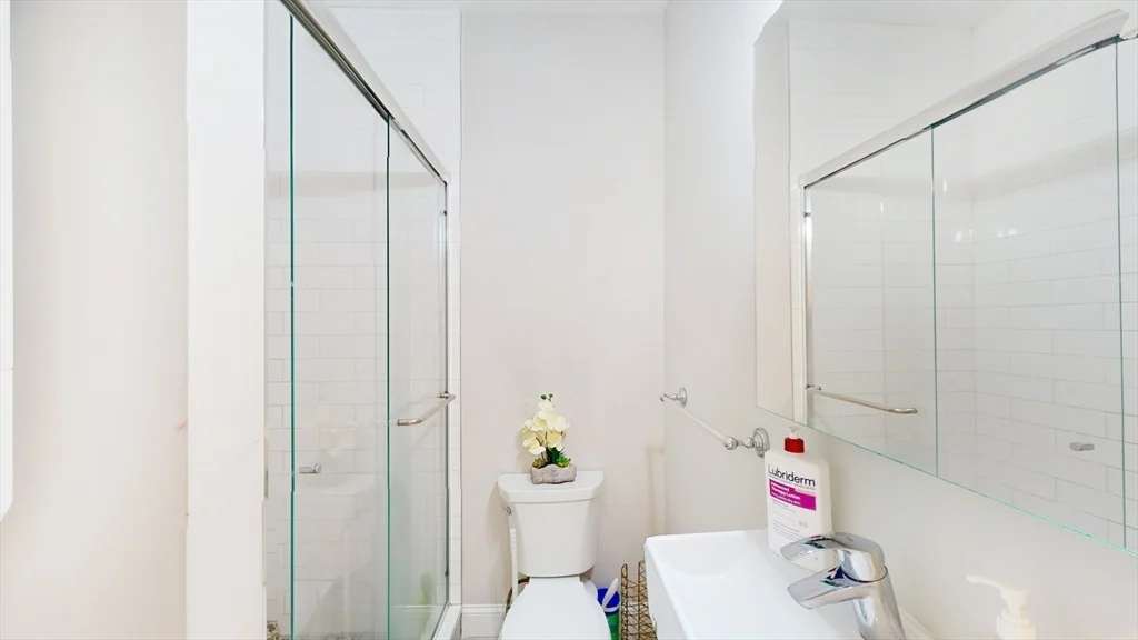 101 Chelsea St, East Boston