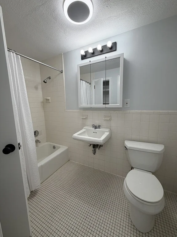 103 Trapelo Rd, Waltham