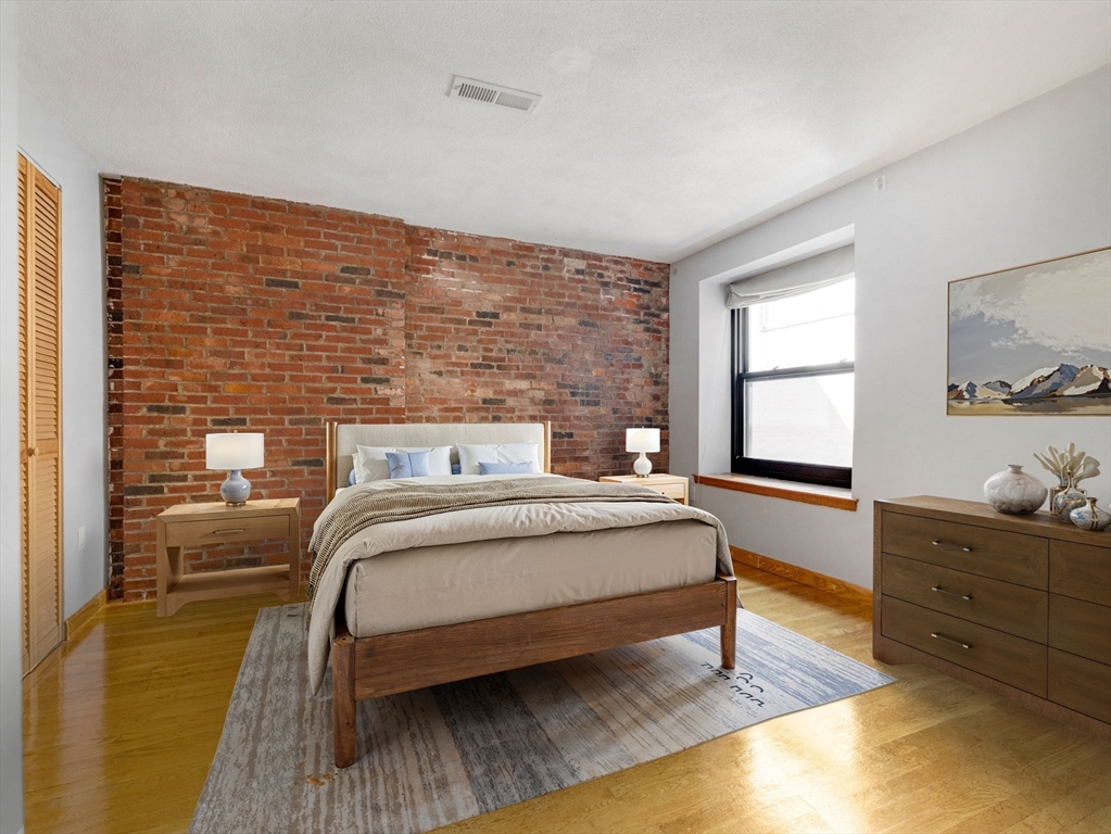 386 Commercial St, North End