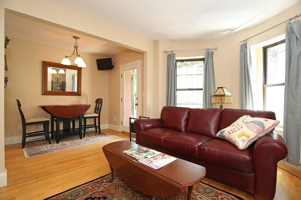 211 W Newton St, South End