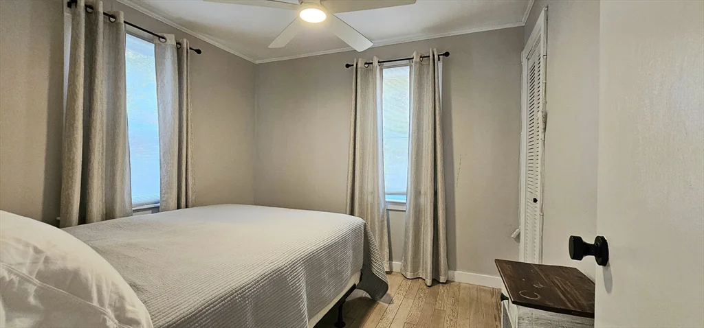 93 Ploughed Neck Rd, East Sandwich