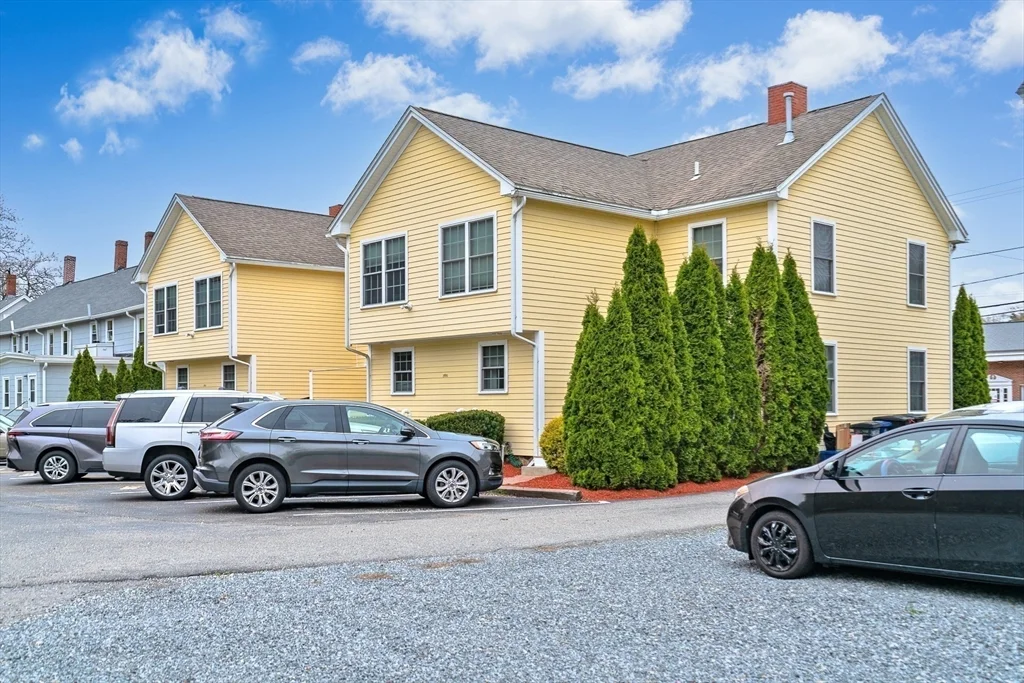 208 N Main St ,, Andover