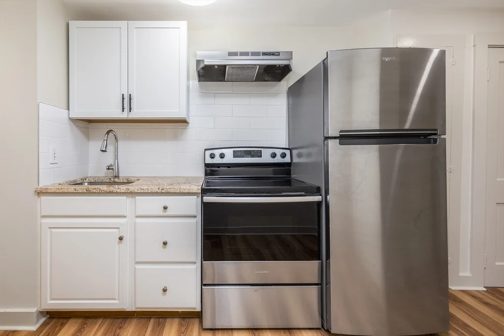 102 Washington St, Old Town