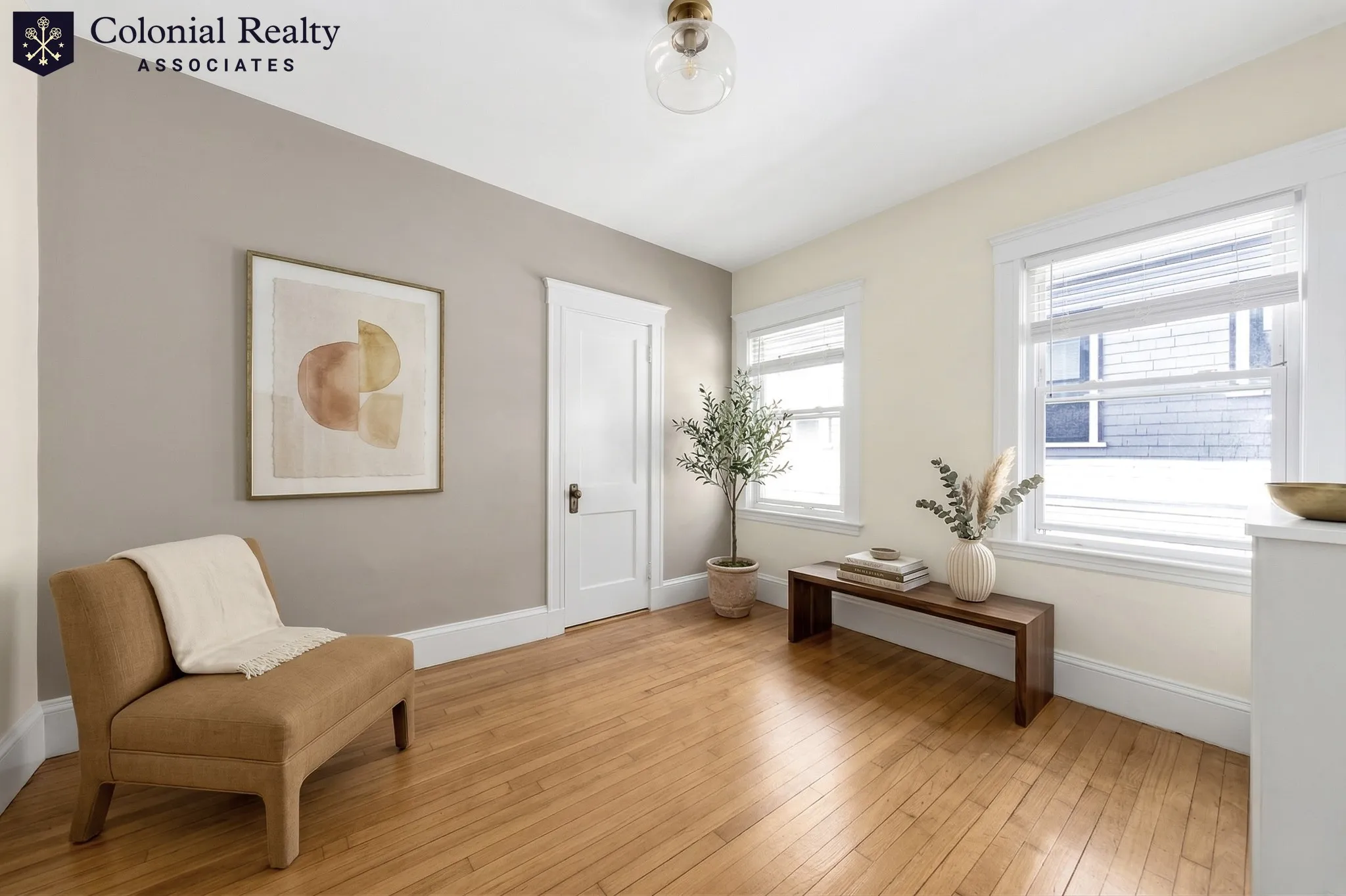 31 Champney St, Oak Square