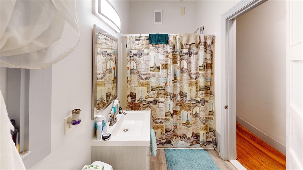 22 Boynton St, Jamaica Plain