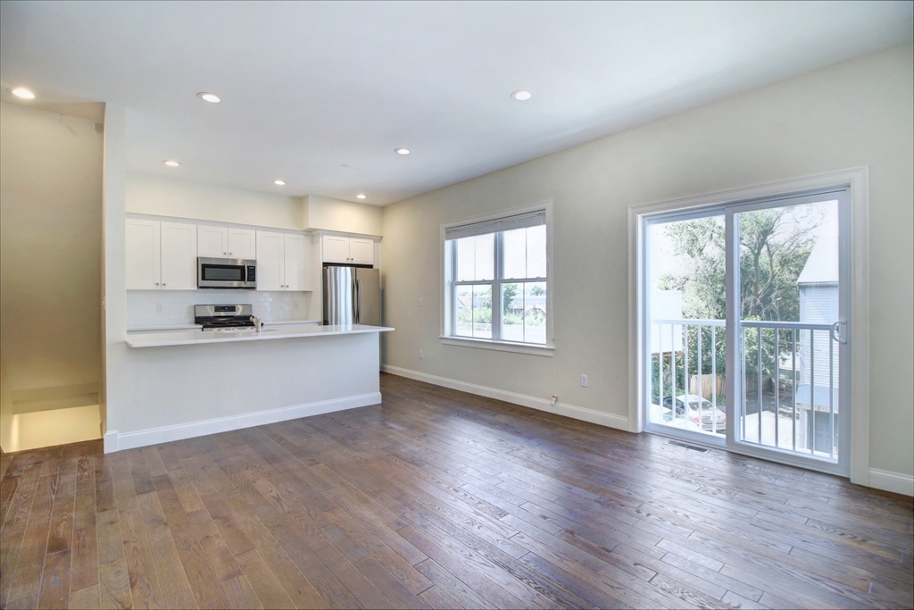 4 Kemp St, South Boston