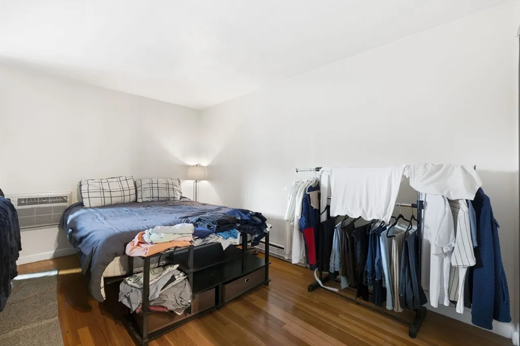 39 Englewood Ave, Brighton