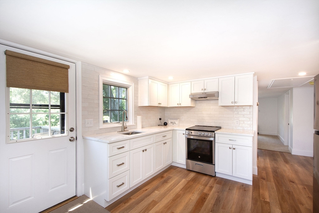 1A Roc Fall Rd, Hingham