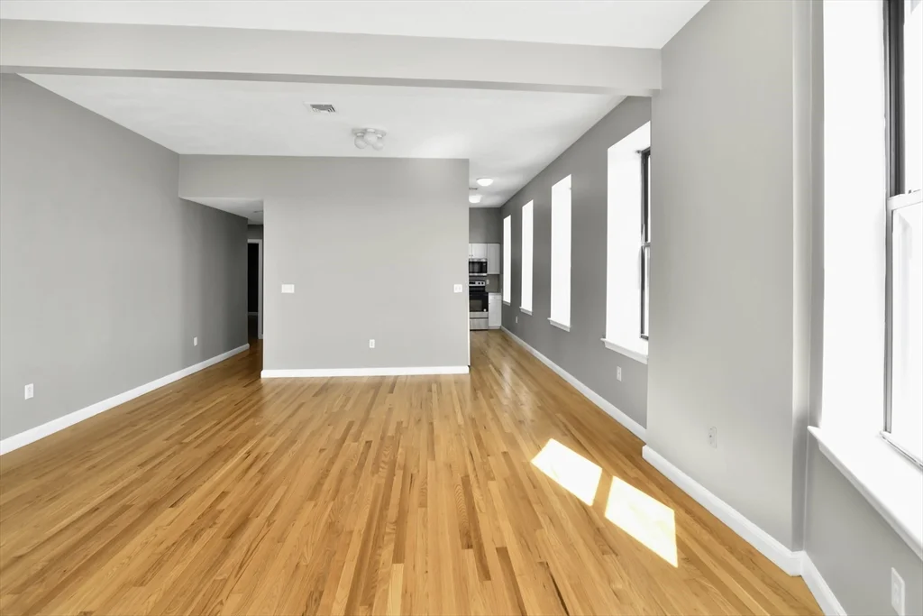 3 Forest St, Medford