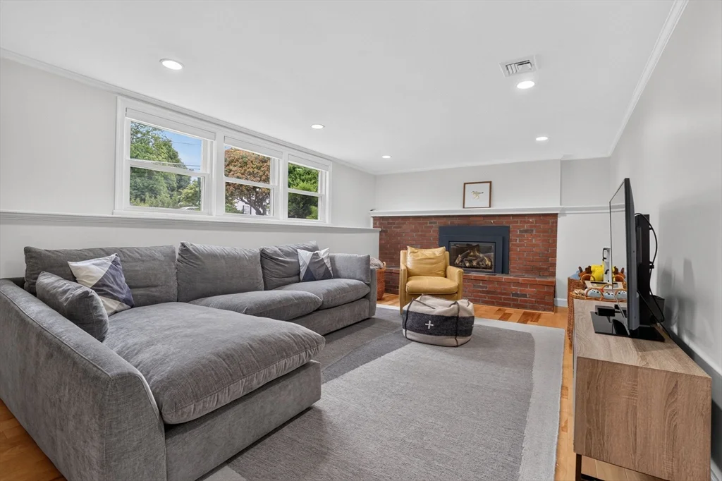 29 Brook St, Wellesley