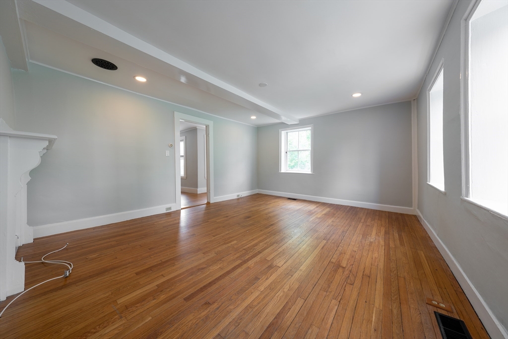 42 Forest St, Lexington