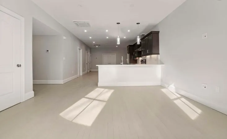 554 Massachusetts Ave, South End