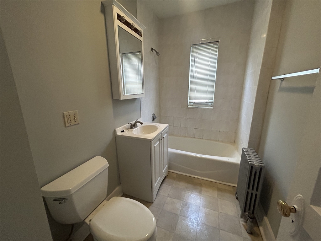 82 Conwell Ave, Somerville