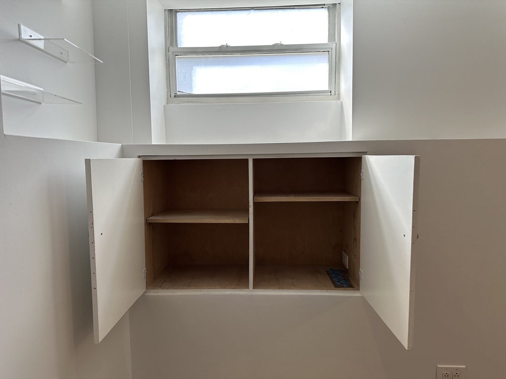 92 Green St, Charlestown