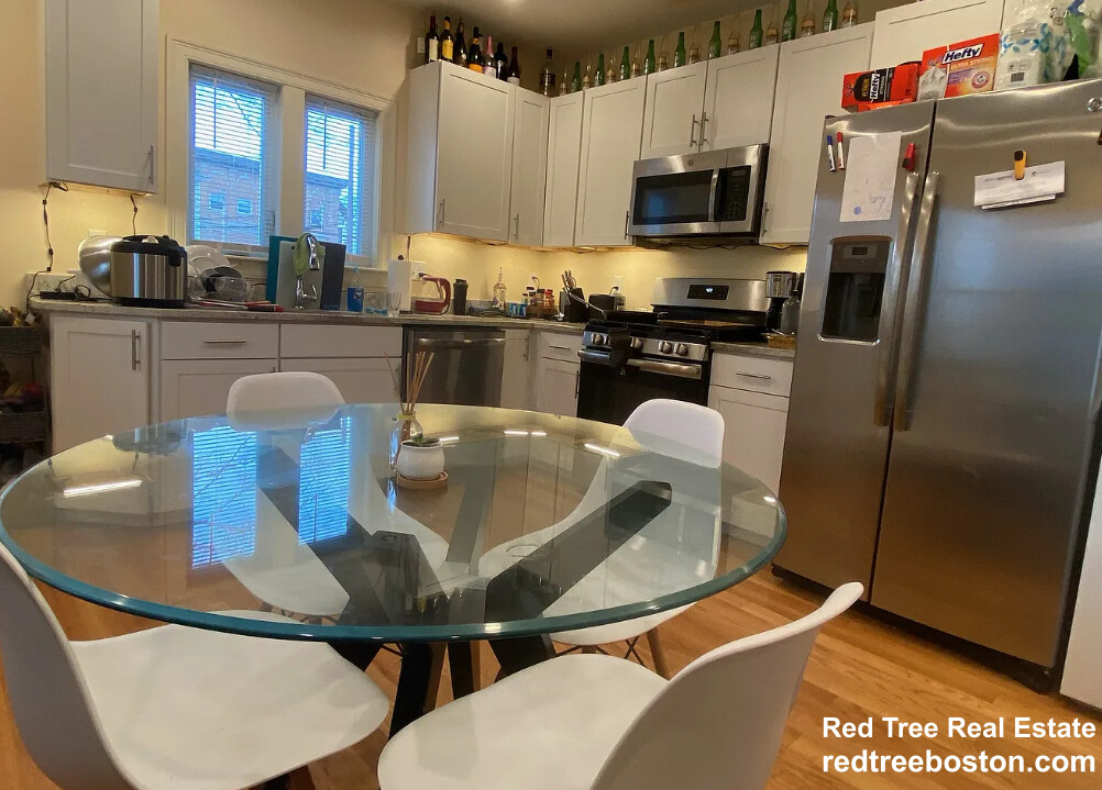 3 Griggs Pl, Allston