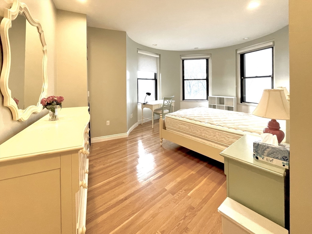 4 Charlesgate East, Back Bay