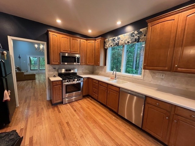 8 Stonegate Ln, Bedford