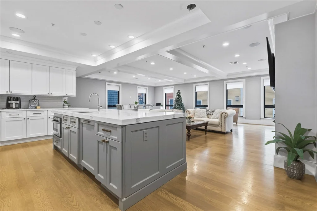 377 W 1st St, South Boston