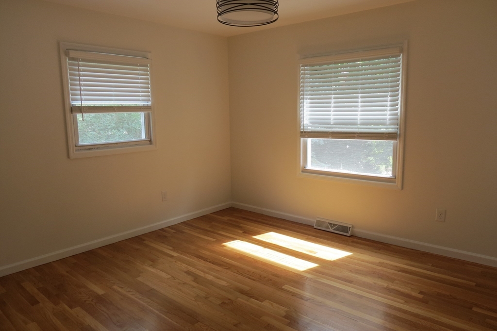 123 Low St, Newburyport