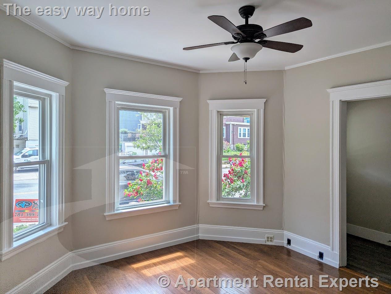 294 Boston Ave, Tufts