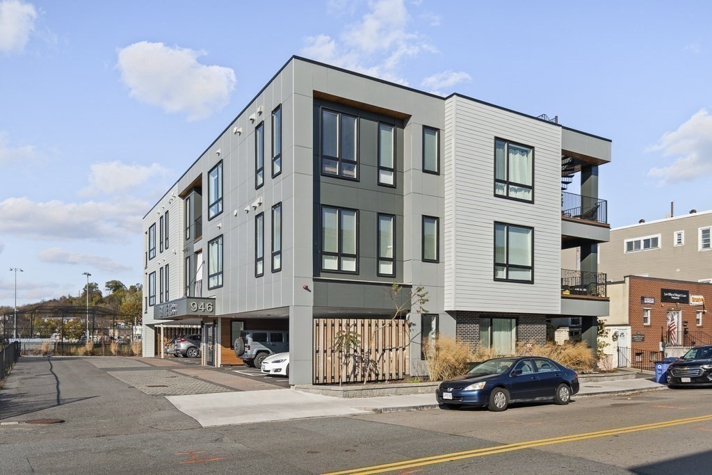 946 Saratgoa, East Boston