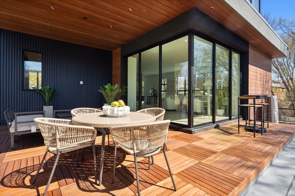 90 Auburndale Ave, Newton