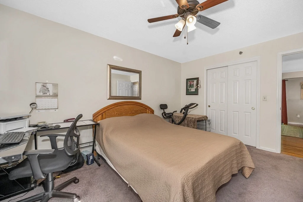 124 Tennis Plaza Rd, Dracut