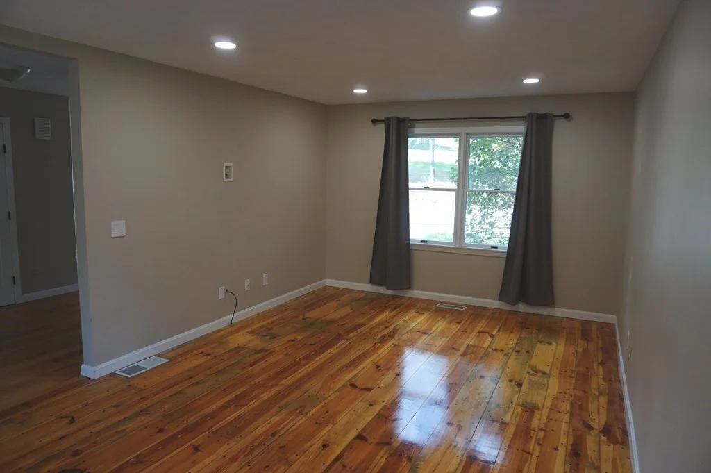 90 Groton St, Pepperell