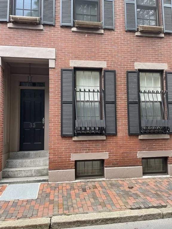 33 Lawrence St, South End