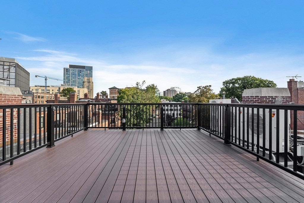 903 Beacon St, Back Bay