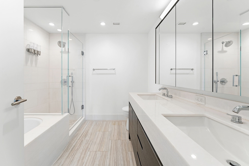 100 Lovejoy Wharf, Waterfront