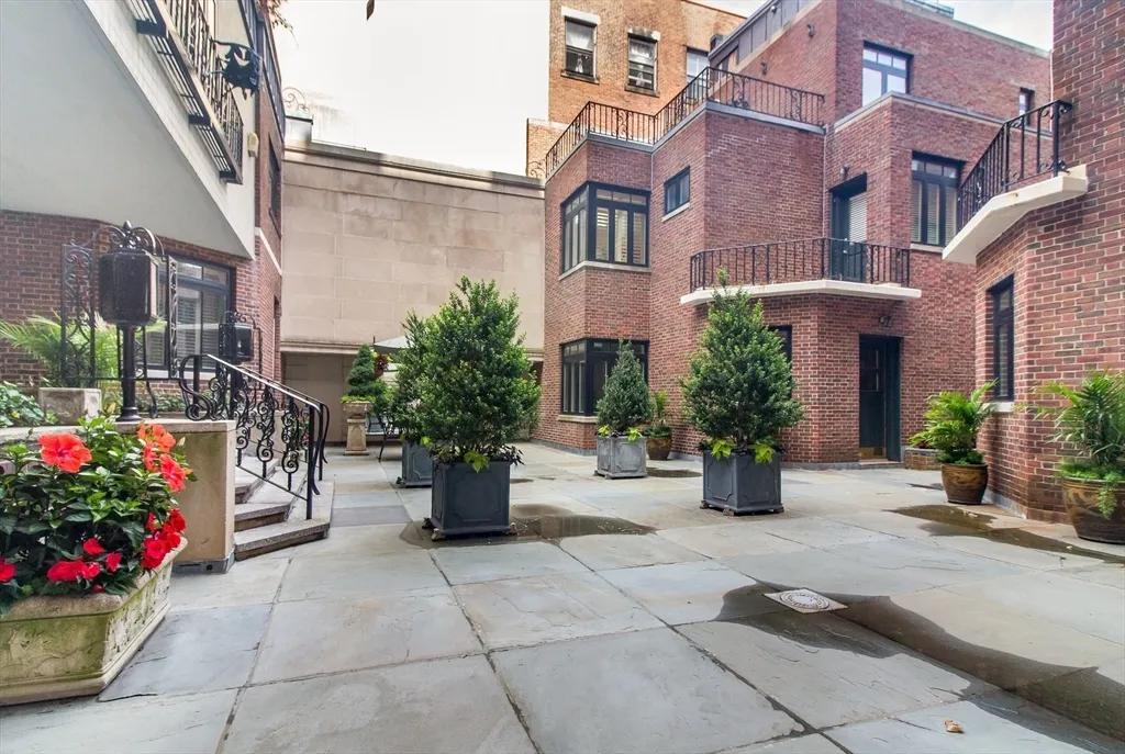 270 Beacon St, Back Bay