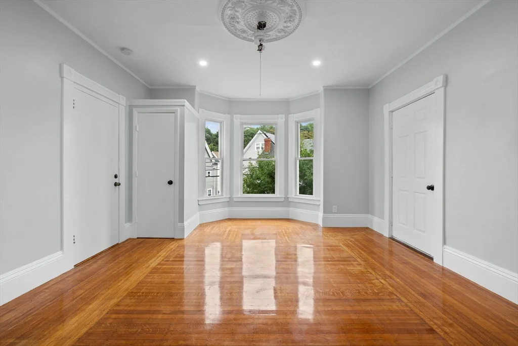 48 Hamilton Ave, Lynn