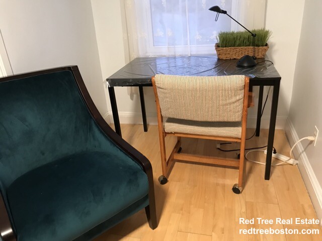 55 Woodcliff Rd, Newton Highlands