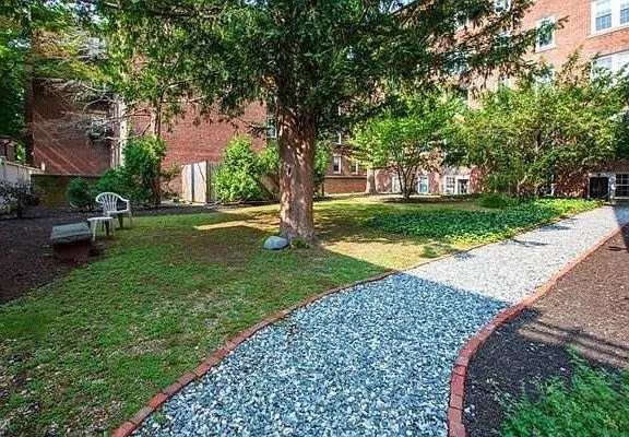 16 Chauncy St, Neighborhood Nine