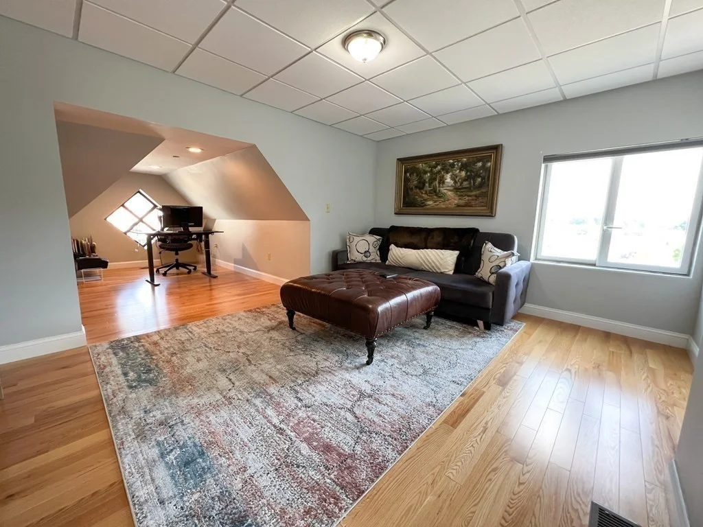 139R Linden St, Wellesley