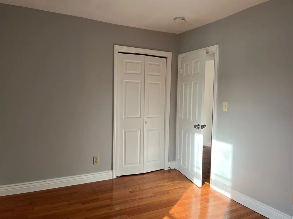 27 Pleasant St, Middleton