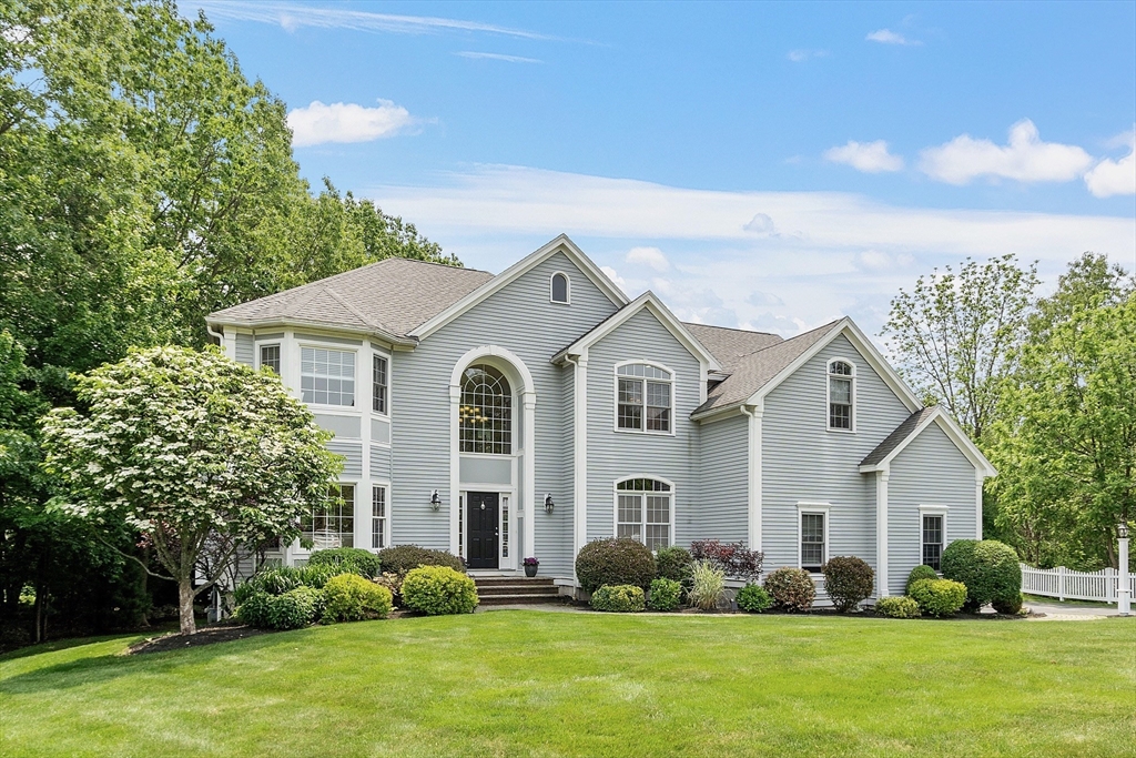 22 Periwinkle Way, North Andover