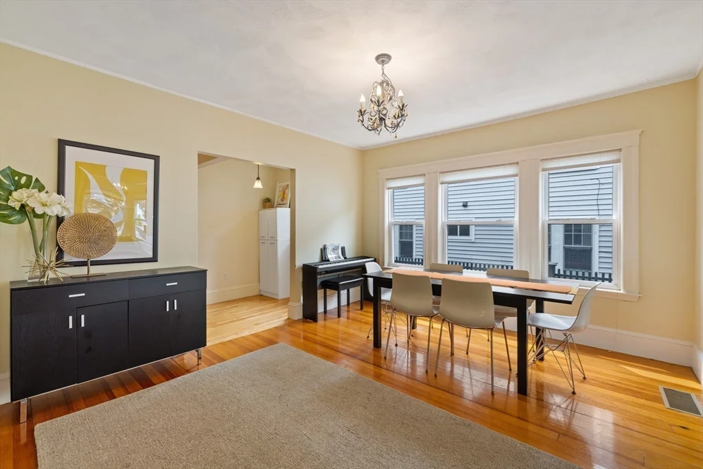 29 Worcester St, Belmont