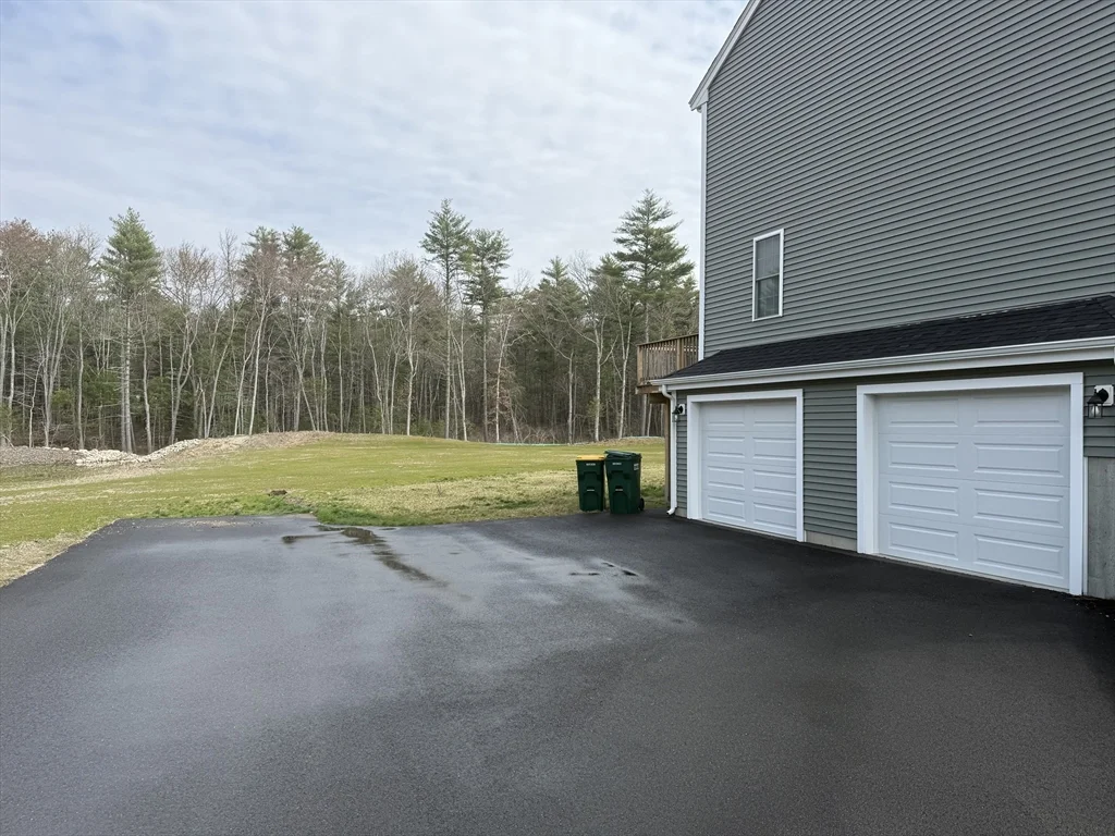5 Pauline Way, Lakeville