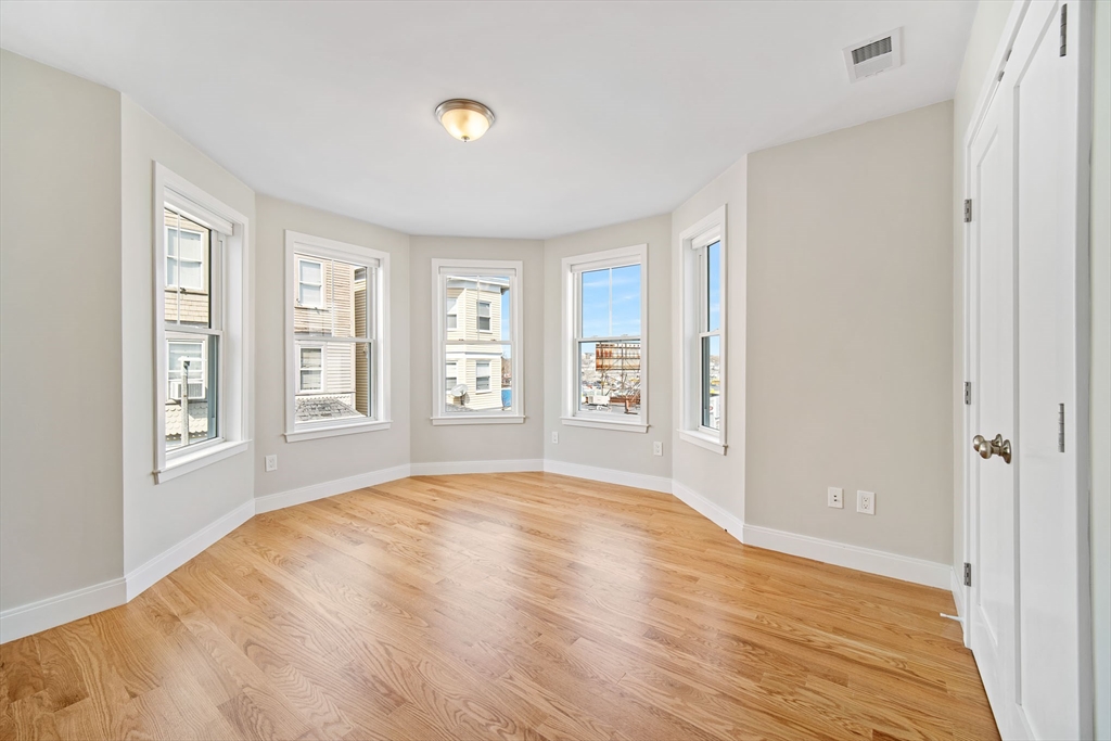 2-4 Hecla, Dorchester