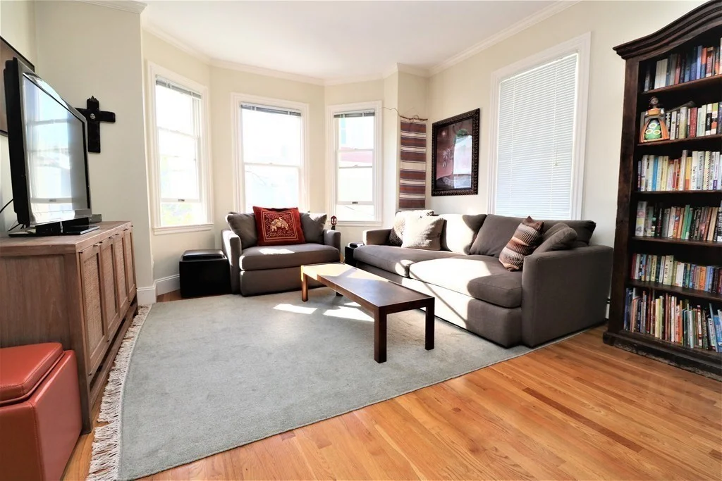 8 Caldwell Ave, Ward Two